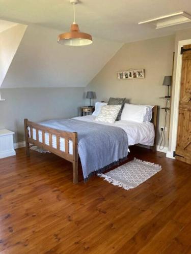 Rhedyn - Cosy Fishing Lodge Near Aberaeron