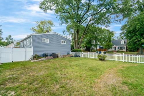 Beautiful 2 bedroom 1 bath Unit detail