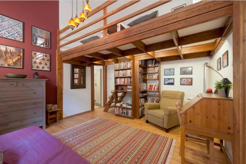 Secluded mezzanine studio near Astoria, Budapešť