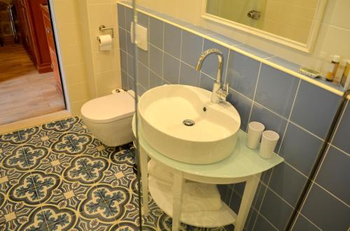 Hotel Ellique - image 13