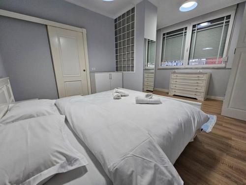 Central apartment with balcony 1, Tirana (zdjęcie 6)