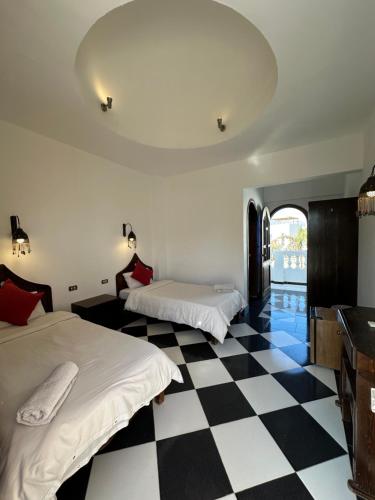 room detail thumbnail 1