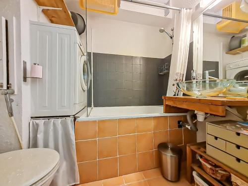 Bathroom, Y'Hotes- Studio sur les hauteurs de st jeoire in Saint-Jeoire
