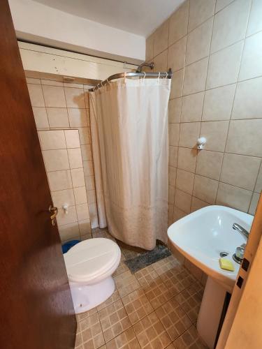 1 double bed, 1 twin bed