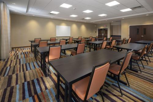 Fairfield by Marriott Inn & Suites Asheville Tunnel Road - 회의실/연회장