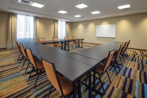 Fairfield by Marriott Inn & Suites Asheville Tunnel Road - 회의실/연회장