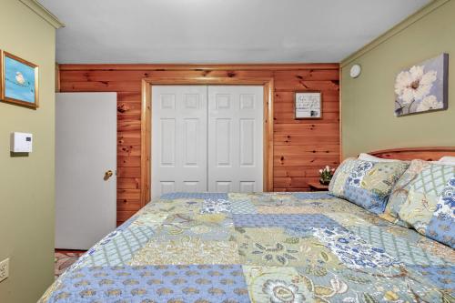 Lakeview Retreat in Lakeville, USA