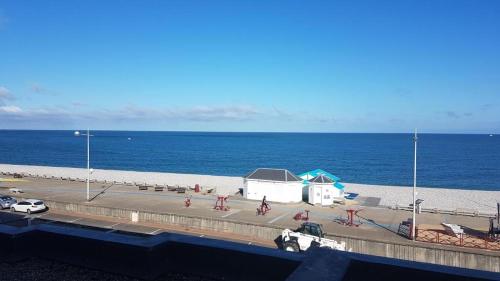 Idéal famille et couple , vue mer residence calme