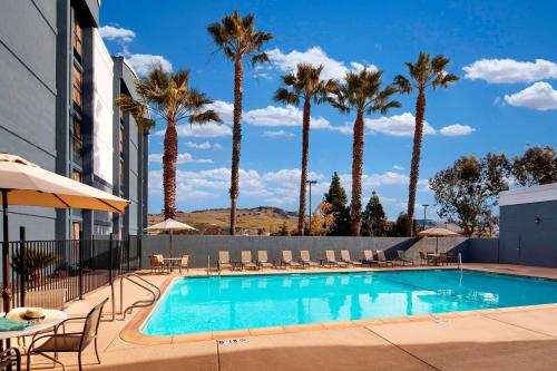 สระว่ายน้ำ, Courtyard by Marriott Vallejo Napa Valley in วัลเลโฮ (CA)