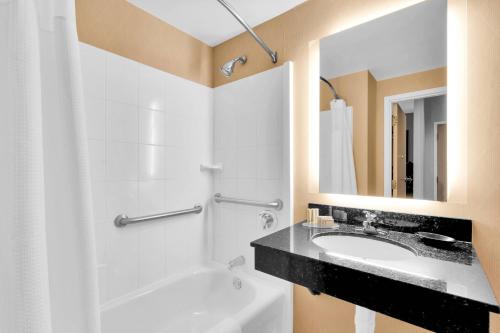 SpringHill Suites by Marriott Tarrytown Westchester County - image 6