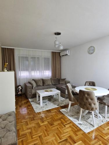 Apartman Tajna - Apartment - Sremčica