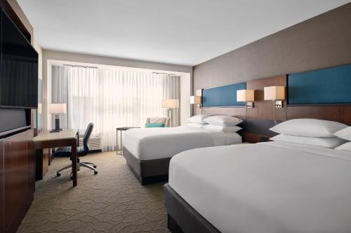 Delta Hotels by Marriott Milwaukee Northwest