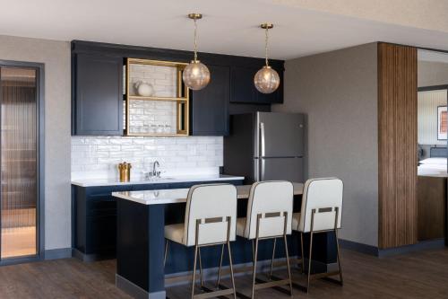 廚房, Delta Hotels by Marriott Wichita Falls Convention Center in 威奇托福爾斯