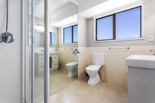 Heavenly on Riverside - Whakatāne Holiday Home