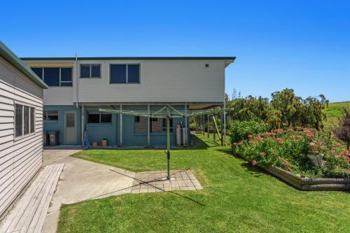 Heavenly on Riverside - Whakatāne Holiday Home