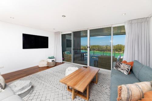 Waterline 302, Forster (fotografie 2)