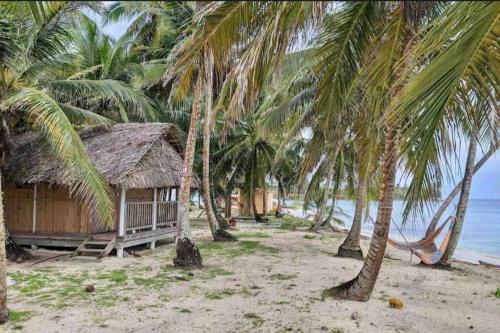 Vaatamisväärsus lähikonnas, Cabaña frente al mar de Guna Yala Isla del Barco hundido (Cabana frente al mar de Guna Yala Isla del Barco hundido) in El Porvenir