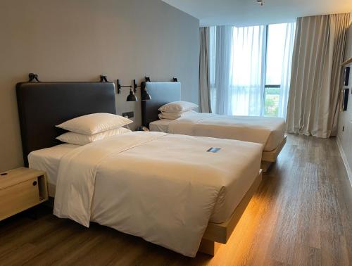 Moxy Shanghai Hongqiao NECC, Shanghai (photo 10)