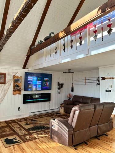 Cozy Indian Lake Chalet on Golf Course with Arcade/Gameroom in ซัมเมอเซต (PA)