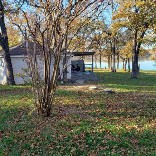 Lake Front cottage in Little Elm, USA