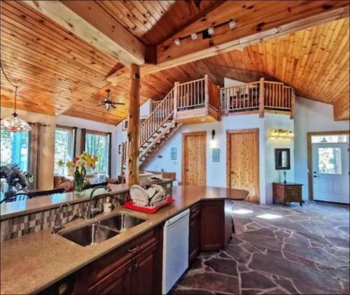 Waterfront Cottage in Lion's Head in Pike Bay (ON)