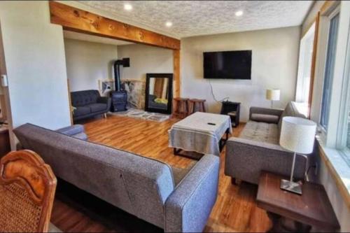 Waterfront Cottage in Lion's Head in Pike Bay (ON)