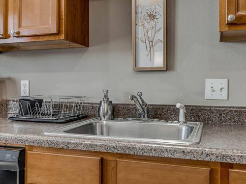 Deluxe Studio in Historic Downtown Building! in Bartlesville, USA