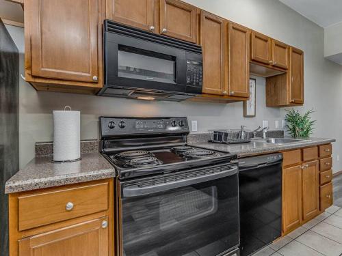 Deluxe Studio in Historic Downtown Building! in Bartlesville, USA