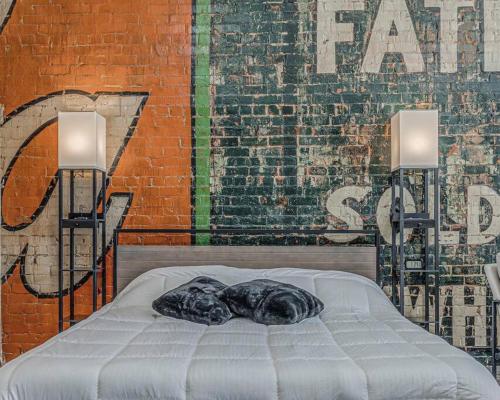 Deluxe Studio in Historic Downtown Building! in Bartlesville, USA
