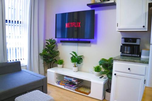 Brand New Cozy 2B & 1B I Downtown Wifi I Free Parking in Morgantown, USA