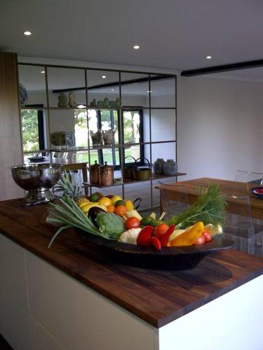 APARTMENT ON CONSTANTIA WINE ROUTE - Tap to explore photos