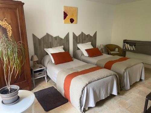 Chambre double avec 1 ou 2 lits, vue sur le jardin