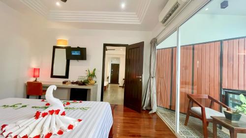 Family Suite with Balcony - Free Pick Up