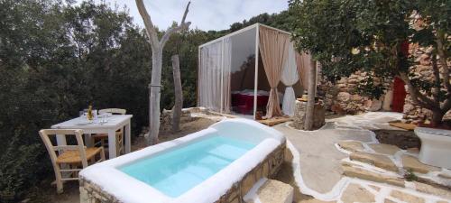Kamihis Farm House Experience in Zaros