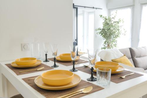 Facilities, LE LOUIS D’OR -Acces facile Gare/Eurexpo/Aeoroport near AviaSim Lyon