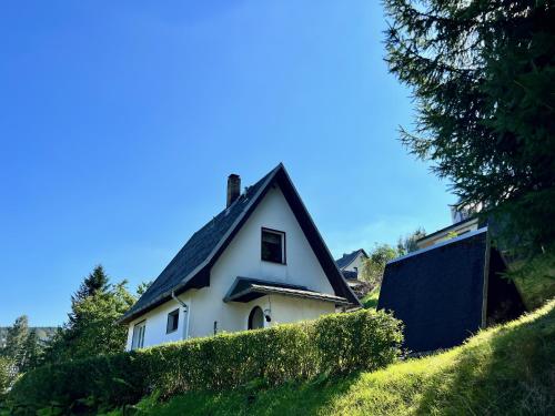 Urige Berghütte mit Kamin in Pobershau im Erzgebirge nahe Schwarzwassertal - Pobershau