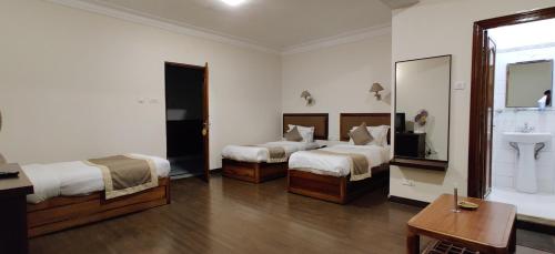 Standard Triple Room room in HOTEL RENDEZVOUS