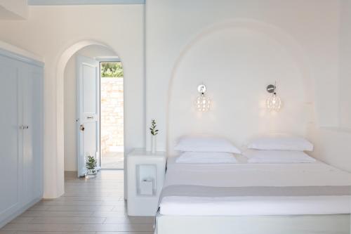 Superior Suite with Sea View & Private Pool image 7