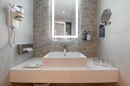 Maritim Antonine Hotel & Spa - image 6