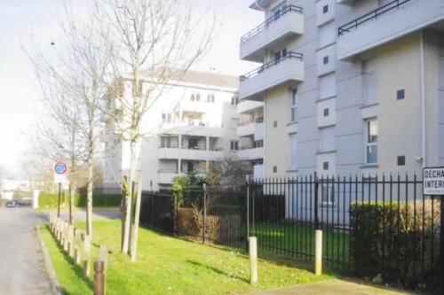 Très bel appartement entre Paris et Disneyland (Tres bel appartement entre Paris et Disneyland) in Lognes