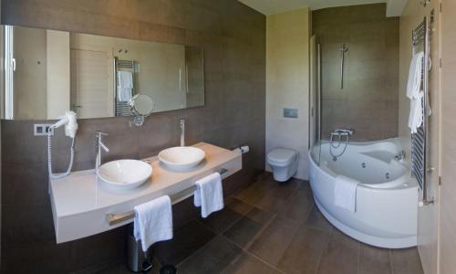 Hotel Asturias - image 5