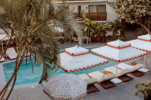 512333666 White Sands Hotel