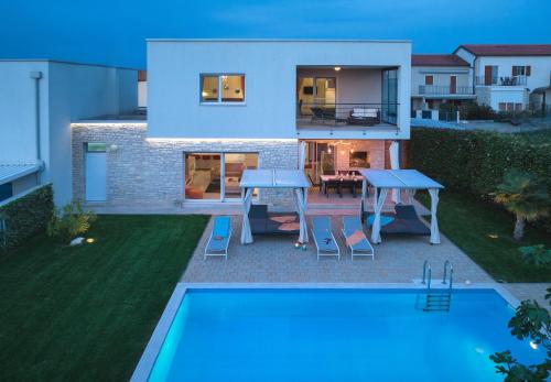 Villa Sky Dream for 8 persons near Novigrad - Accommodation - Bužinija