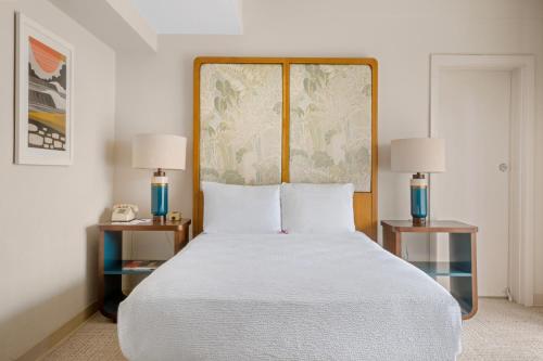 512334651 White Sands Hotel