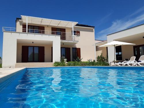 Villa Dora in Central Istria kids friendly with private pool and playground for 10 persons