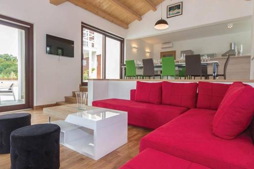 Villa Dora in Central Istria kids friendly with private pool and playground for 10 persons