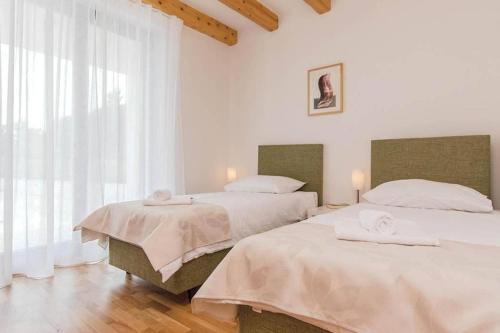 Villa Dora in Central Istria kids friendly with private pool and playground for 10 persons