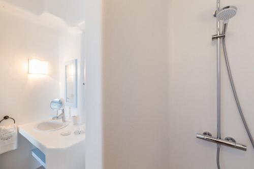Premier Suite with Sea View & Private Pool image 3