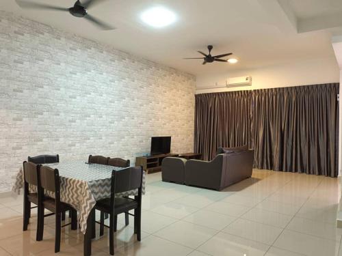 B&B Bandar Penawar - Homestay Desaru Utama @Escadia - Bed and Breakfast Bandar Penawar