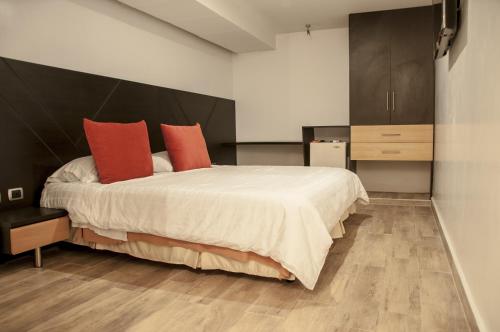 2 king beds
